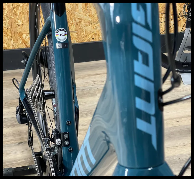 Giant Defy Advanced 2 Large Deep Lake 2022-3